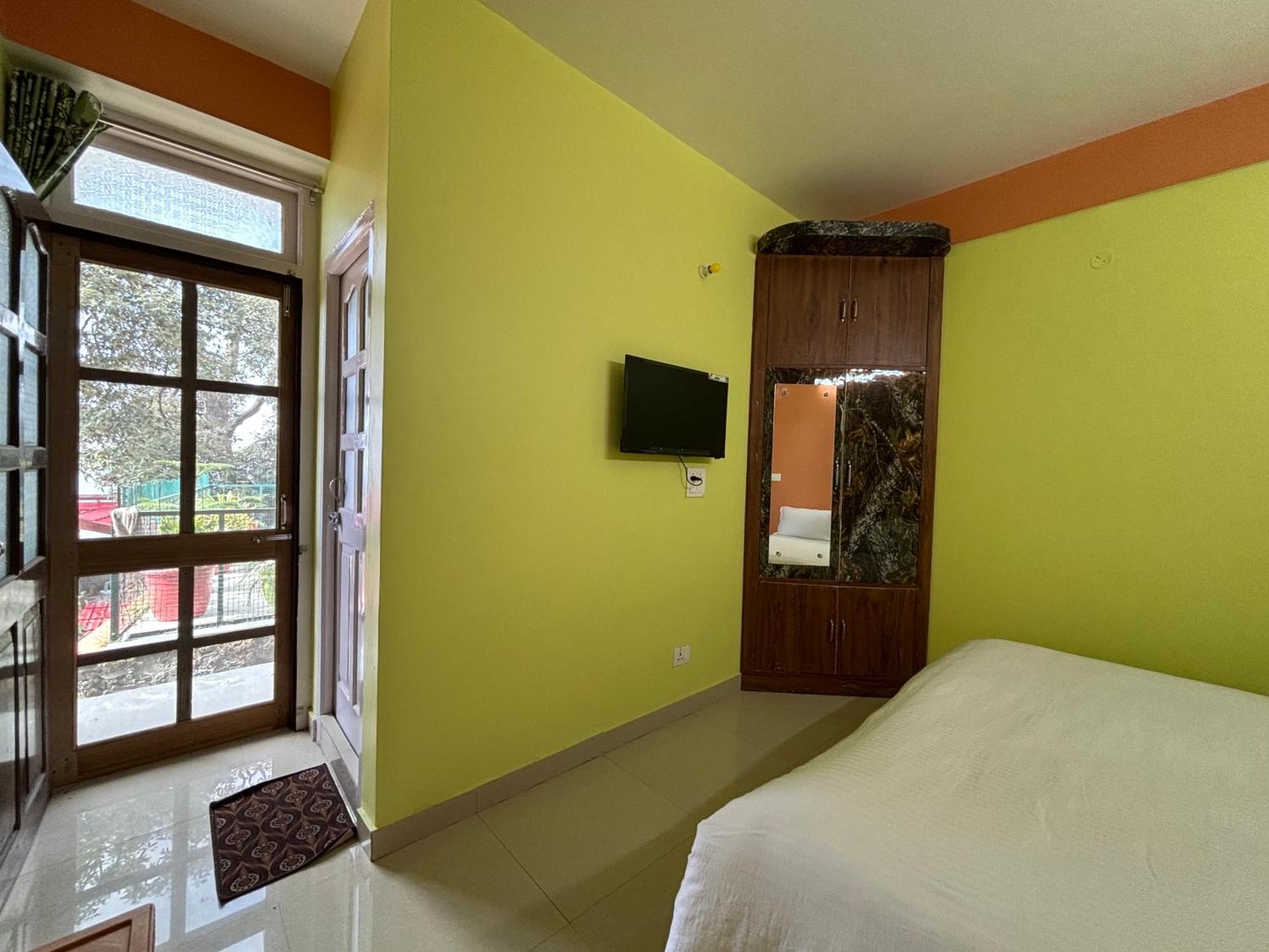 Zu-Zu Hostels Шимла Екстериор снимка