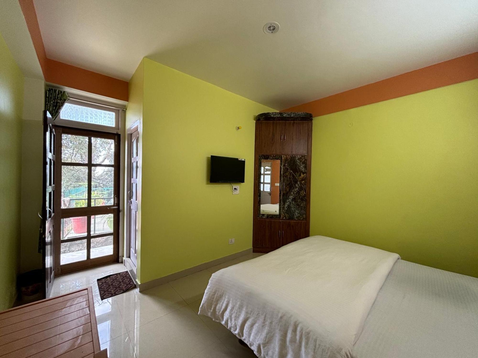 Zu-Zu Hostels Шимла Екстериор снимка